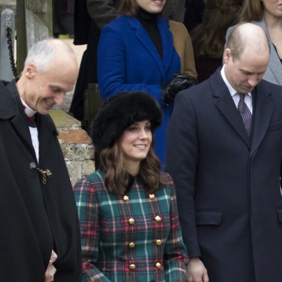 Kate Middleton, duchesse de Cambridge, et Meghan Markle étaient réunies pour la première fois en public le 25 décembre 2017, avec le prince William et le prince Harry au sein de la famille royale britannique, lors de la messe de Noël à Sandringham.