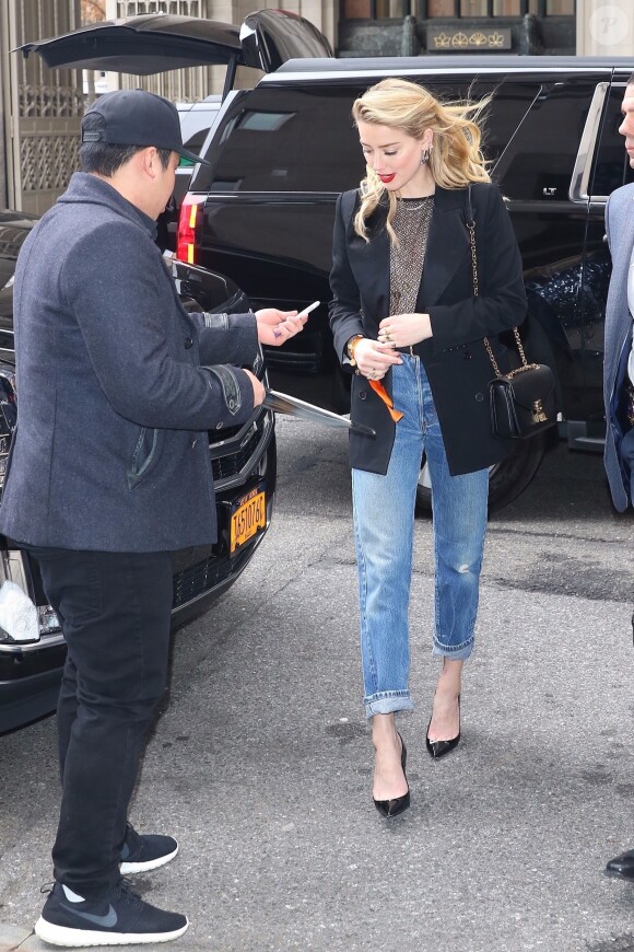 Amber Heard est allée déjeuner après avoir fait la promotion de son nouveau film Aquaman à New York, le 3 décembre 2018.