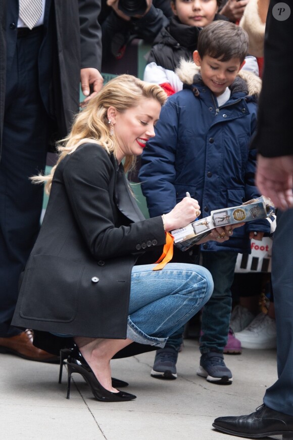 Amber Heard aux studios AOL Build pour faire la promotion du film Aquaman à New York, le 3 décembre 2018.