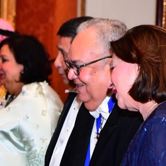 La reine Elisabeth II d'Angleterre - La famille royale d'Angleterre accueille les invités lors d'une réception pour les membres du corps diplomatique au palais de Buckingham à Londres le 4 décembre 2018.