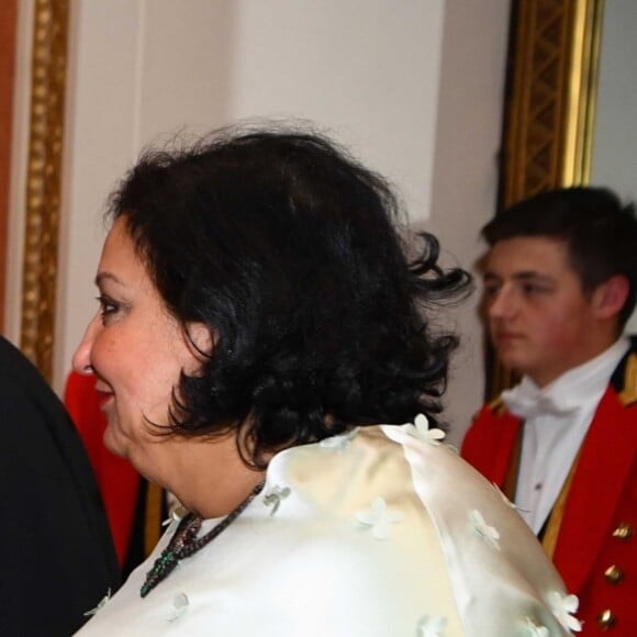 La reine Elisabeth II d'Angleterre - La famille royale d'Angleterre accueille les invités lors d'une réception pour les membres du corps diplomatique au palais de Buckingham à Londres le 4 décembre 2018.