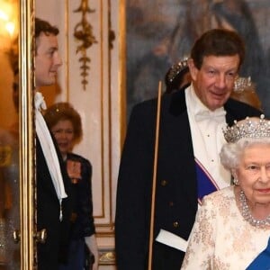 La reine Elisabeth II d'Angleterre - La famille royale d'Angleterre accueille les invités lors d'une réception pour les membres du corps diplomatique au palais de Buckingham à Londres le 4 décembre 2018.