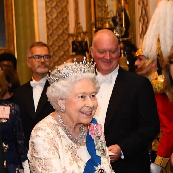 La reine Elisabeth II d'Angleterre - La famille royale d'Angleterre accueille les invités lors d'une réception pour les membres du corps diplomatique au palais de Buckingham à Londres le 4 décembre 2018.