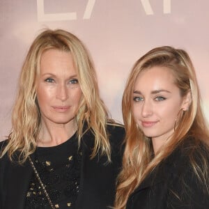 Estelle Lefébure avec sa fille Emma Smet à l'avant-première du film "Holy Lands" au cinéma UGC Normandie à Paris, France, le 4 décembre 2018. © Coadic Guirec/Bestimage