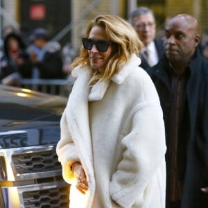 Julia Roberts arrive au studio de l'émission Colbert Show à New York. Le 4 décembre 2018.