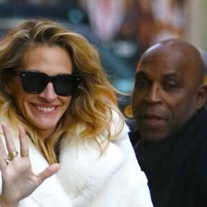 Julia Roberts arrive au studio de l'émission Colbert Show à New York. Le 4 décembre 2018.