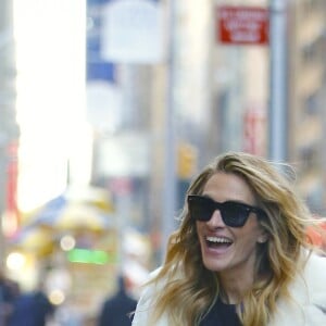 Julia Roberts arrive aux studios de Sirius Radio à New York. Le 4 décembre 2018.