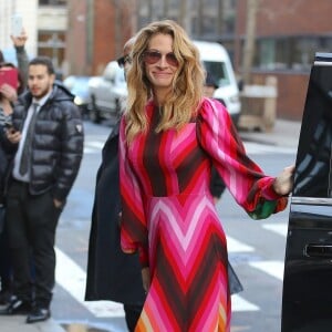 Julia Roberts arrive dans les studios de 'AOL Build Series' à New York le 3 décembre 2018.