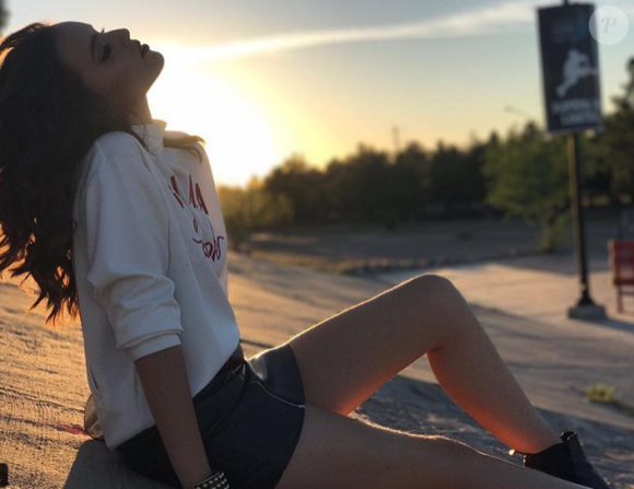 Vanessa Ponce de Leon, Miss Monde 2018, sexy en petite jupe - Instagram, 18 avril 2017