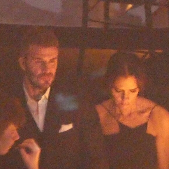 David, Victoria et Brooklyn Beckham assistent aux Fashion Awards 2018 à Londres le 10 décembre 2018.