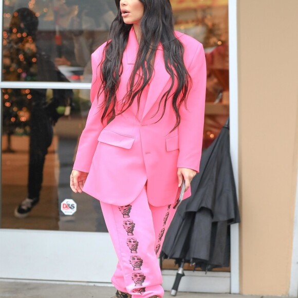 Exclusif - Kim Kardashian et K. Kardashian sont allées faire du shopping chez Aldik Home à Van Nuys, le 6 décembre 2018