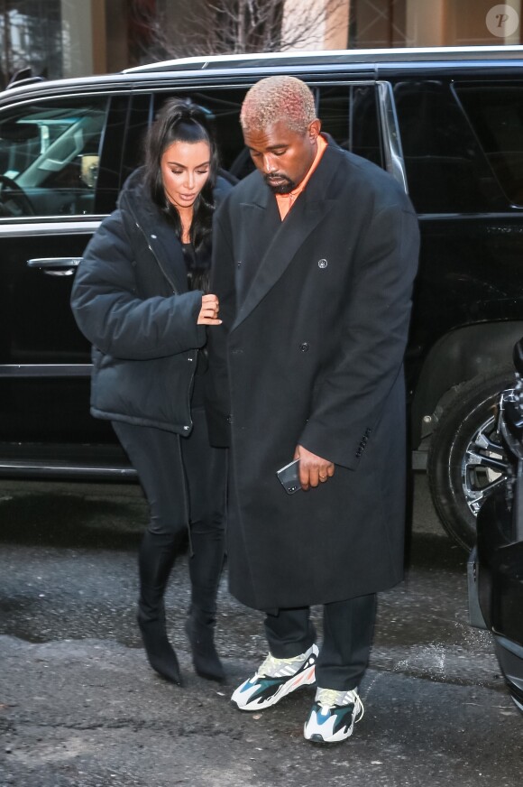 Kim Kardashian et son mari Kanye West arrivent à leur hôtel à New York, le 3 décembre 2018