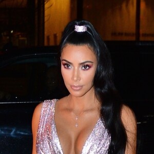 Kim Kardashian et son mari K. West arrivent à leur hôtel après avoir assisté au défilé de mode Versace à New York, le 2 décembre 2018
