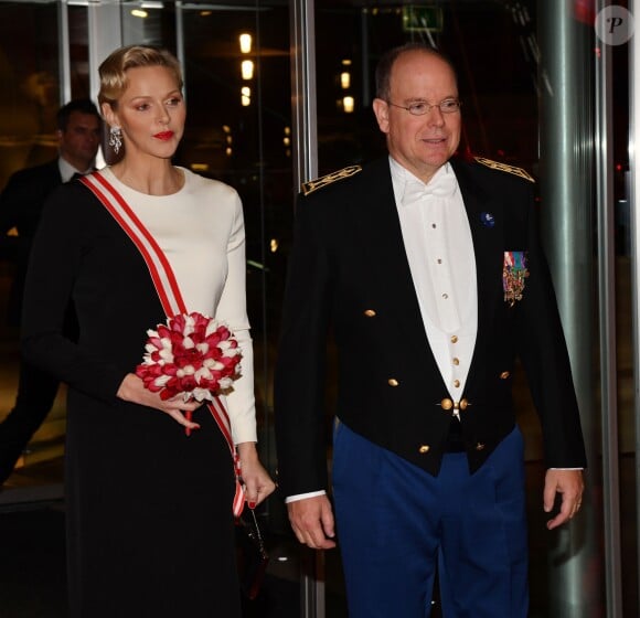 La princesse Charlene et le prince Albert II de Monaco durant la soirée de gala au Grimaldi Forum le 19 novembre 2018 dans le cadre de la Fête Nationale Monégasque 2018. © Bruno Bebert / PRM / Bestimage