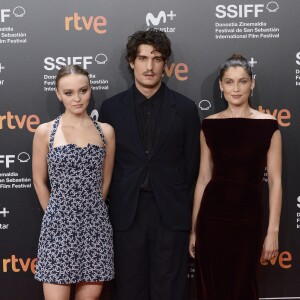 Lily Rose Depp, Louis Garrel et sa femme Laetitia Casta - Les célébrités arrivent à la première du film 'A Faithful Man' lors du 66ème festival du film de San Sebastian en Espagne le 22 septembre 2018.