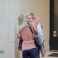 Laeticia Hallyday, Sébastien Farran, Isabelle Camus ont déjeuné ensemble au restaurant Joia de Hélène Darroze à Paris. Le 8 octobre 2018.