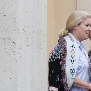 Laeticia Hallyday, Sébastien Farran, Isabelle Camus ont déjeuné ensemble au restaurant Joia de Hélène Darroze à Paris. Le 8 octobre 2018.