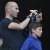Zinedine Zidane et son fils Elyaz - People au Match amical France - Belgique au Stade de France à Saint-Denis le 7 juin 2015.