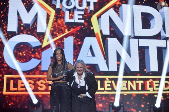 Exclusif - Amel Bent et Valérie Damidot - Enregistrement de l'émission "Tout le monde chante contre le cancer : les stars relèvent le défi" au Palais des Sports à Paris, le 11 décembre 2018. Diffusion le 3 janvier 2019 à 21h sur W9.