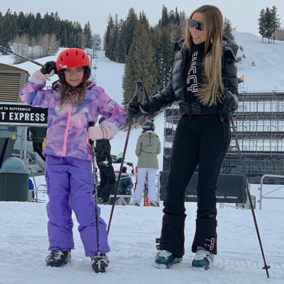 Mariah Carey et sa fille Monroe au ski à Aspen (Colorado). Décembre 2018.