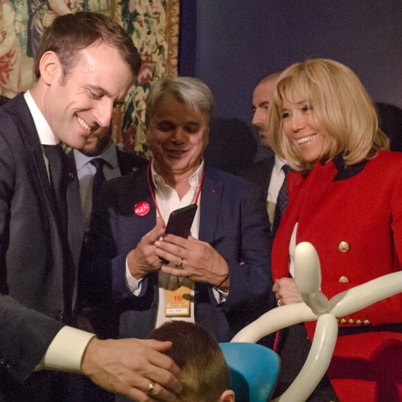 Le président de la république Emmanuel Macron et la Première Dame Brigitte Macron fêtent le Noël de l'Elysée à la Manufacture des Gobelins à Paris, le 19 décembre 2018. © Stephane Lemouton / Bestimage