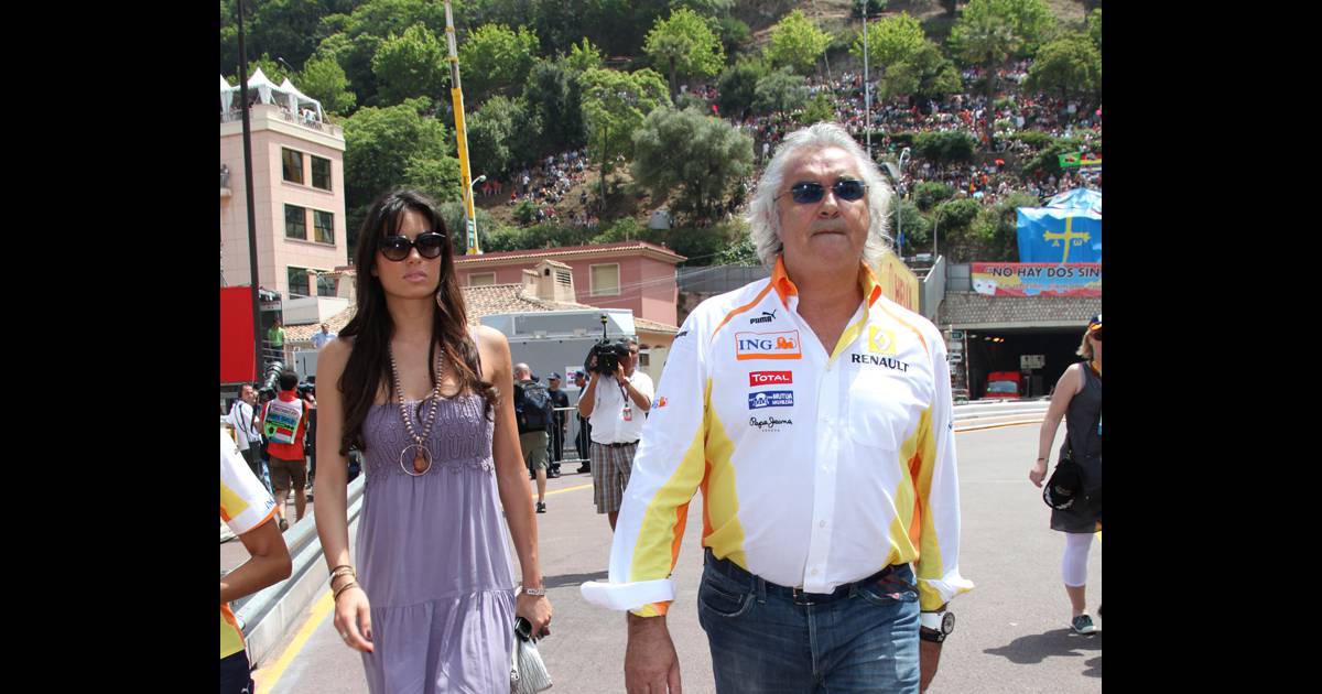 Elisabetta Gregoraci et Flavio Briatore dans les paddocks ...