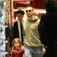 Sofia Richie fait du shopping avec son compagnon Scott Disick et sa fille Penelope Disick le 8 décembre 2018.