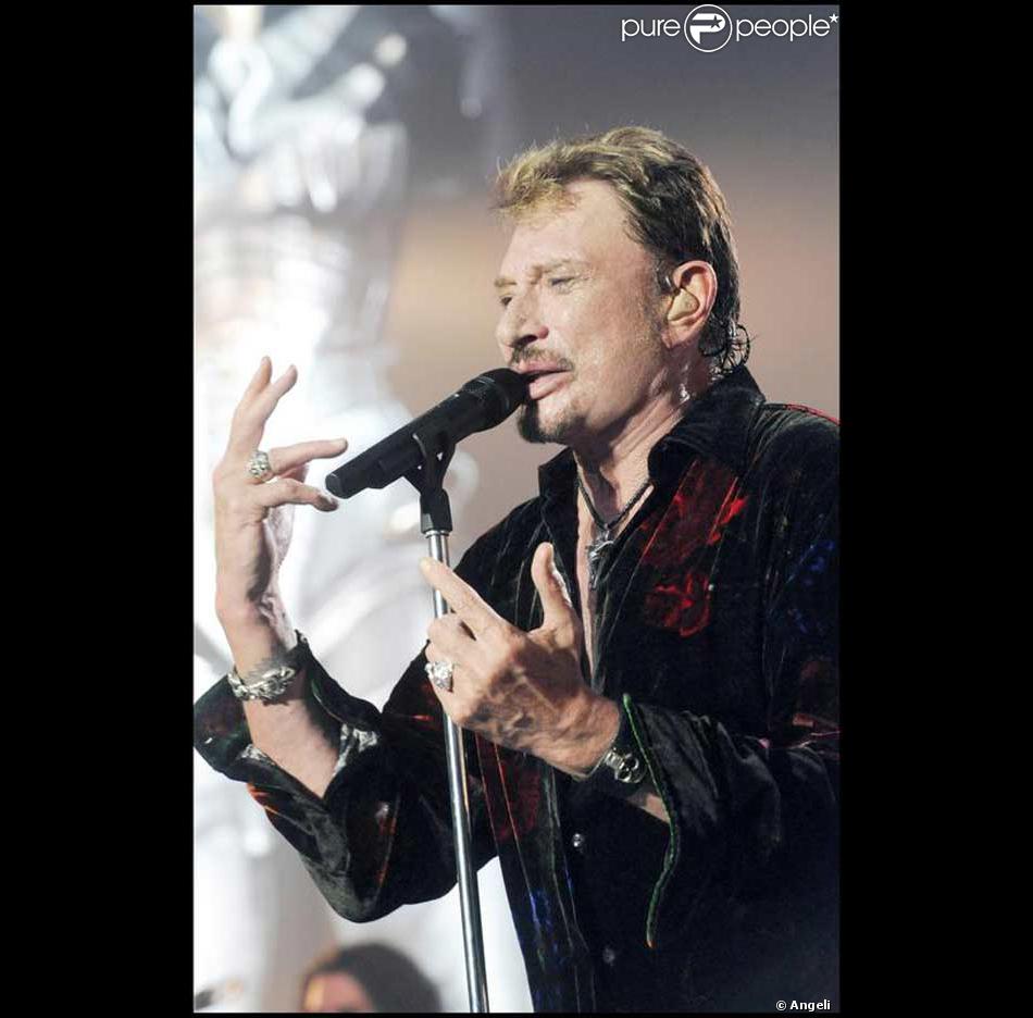 Johnny Hallyday Sur Scene Devant Le Public Belge Il Se Donne A Corps Et Ame Purepeople