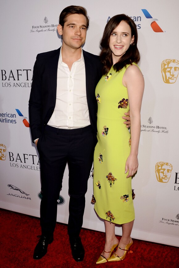 Rachel Brosnahan et son compagnon Jason Ralph - Photocall de la soirée "BAFTA Tea Party" à Los Angeles. Le 5 janvier 2019