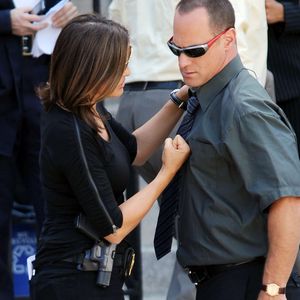 Mariska Hargitay et Christopher Meloni sur le tournage de "New York, unité spéciale" en 2010.