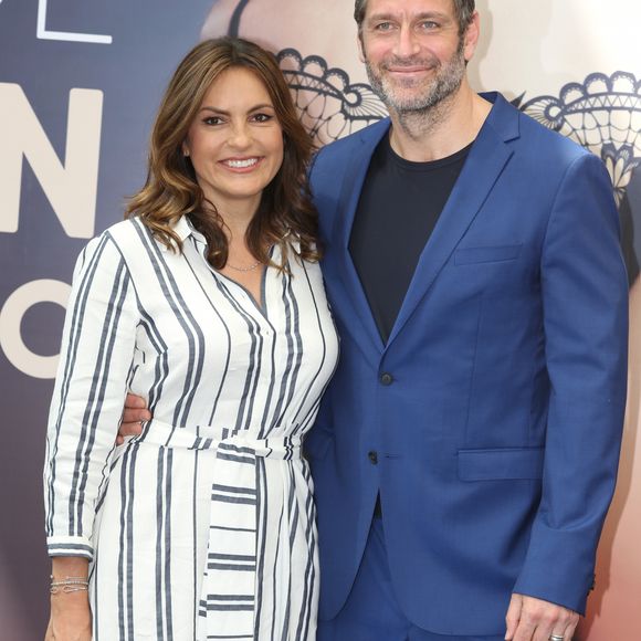 Mariska Hargitay et son mari Peter Hermann pour la série "New York Police Judiciaire" lors du 58ème festival de Télévision de Monte-carlo à Monaco le 17 juin 2018.