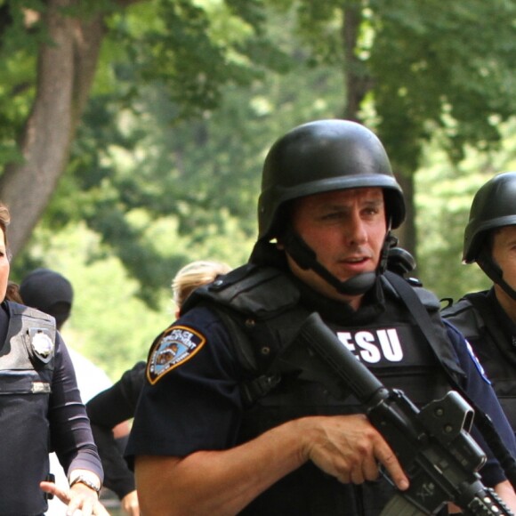 Mariska Hargitay sur le tournage de "New York Police Judiciaire" à New York, le 13 juillet 2016.
