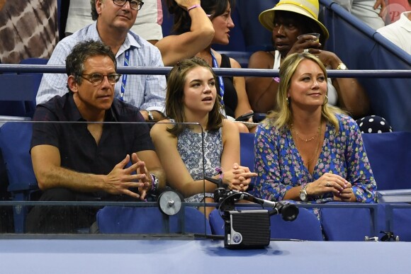 Ben Stiller, sa fille Ella et son ex-femme Christine Taylor dans les tribunes lors de l'US Open de tennis au USTA National Tennis Center à New York City, New York, Etats-Unis, le 29 août 2018.