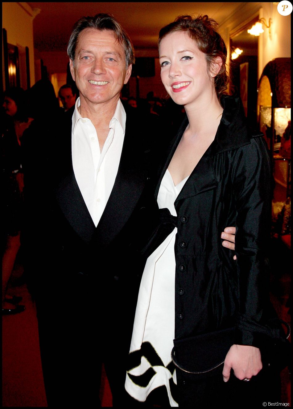  Sara Giraudeau et son père Bernard Giraudeau à la cérémonie des Molières à Paris, le 26 avril 2009.  