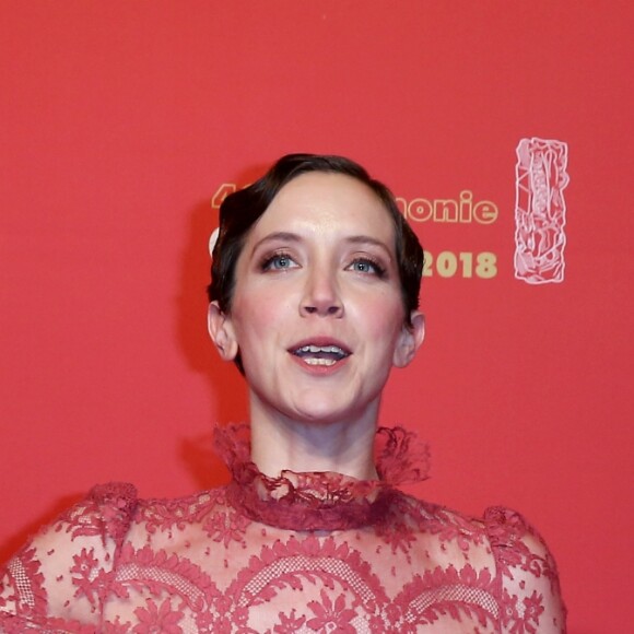 Sara Giraudeau, César de la meilleure actrice dans un second rôle pour le film "Petit paysan", lors de la 43e cérémonie des Cesar à la salle Pleyel à Paris, le 2 mars 2018. © Dominique Jacovides - Olivier Borde / Bestimage