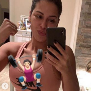 Ayem Nour, passée de 83 kilos à 58 kilos entre sa grossesse en 2016 et janvier 2019, affiche son incroyable perte de poids sur Instagram.