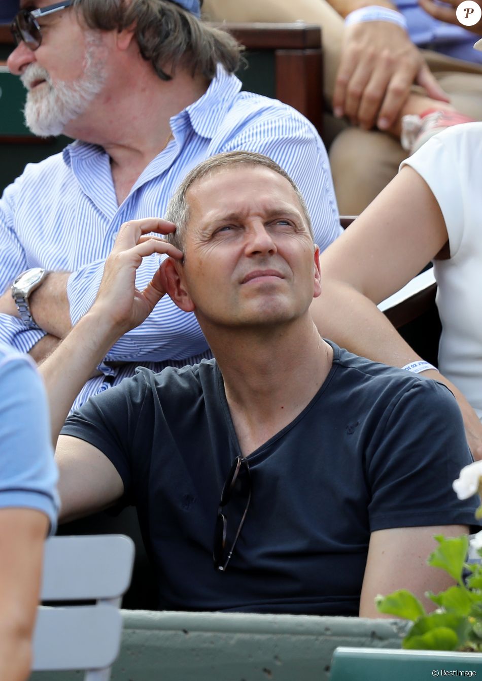 Hugues Roland Thomas Hugues - People dans les tribunes des Internationaux de France ...