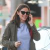Exclusif - Jennifer Garner fait du shopping à Los Angeles, le 12 janvier 2019. Exclusive - Germany call for price - Jennifer Garner is all smiles while out running errands. Jennifer looks casual as she chats on the phone as she parks her car. January 12th, 2019.12/01/2019 - Los Angeles
