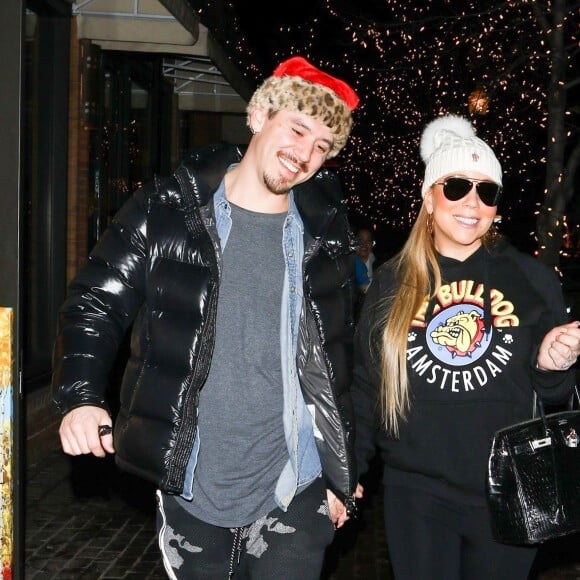 Exclusif - Bryan Tanaka et sa compagne Mariah Carey se promènent à Aspen, le 24 décembre 2018.