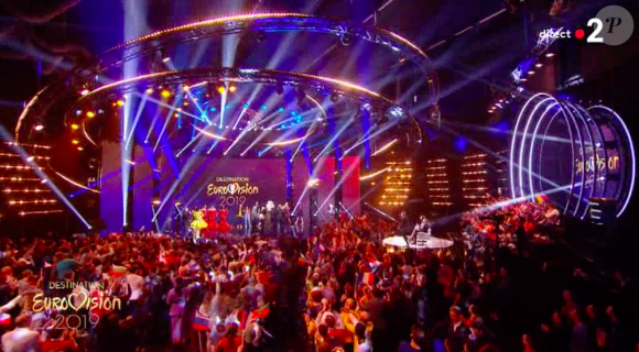 Des manifestants envahissent la scène de "Destination Eurovision" sur France 2 le samedi 19 janvier 2018.