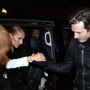 Celine Dion, avec Pepe Munoz, quitte son hôtel à Paris pour se rendre au défilé de mode Haute-Couture printemps-été 2019 "Giorgio Armani" le 22 janvier 2019 © Cyril Moreau / Bestimage