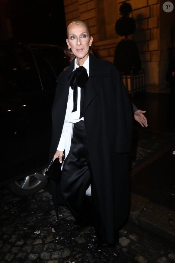 Celine Dion, avec Pepe Munoz, quitte son hôtel à Paris pour se rendre au défilé de mode Haute-Couture printemps-été 2019 "Giorgio Armani" le 22 janvier 2019 © Cyril Moreau / Bestimage