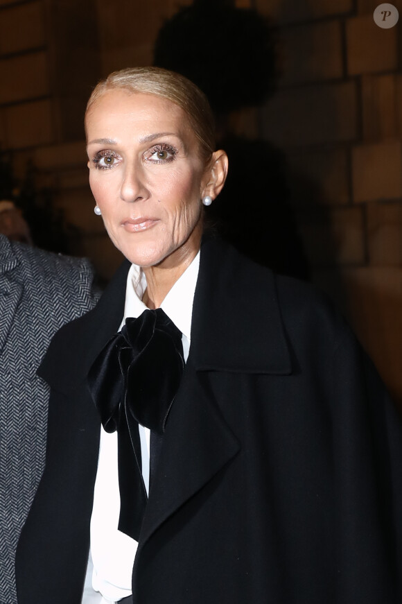 Celine Dion, avec Pepe Munoz, quitte son hôtel à Paris pour se rendre au défilé de mode Haute-Couture printemps-été 2019 "Giorgio Armani" le 22 janvier 2019 © Cyril Moreau / Bestimage