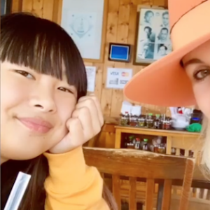 Laeticia Hallyday en tête à tête avec sa fille Jade à Los Angeles, janvier 2019.