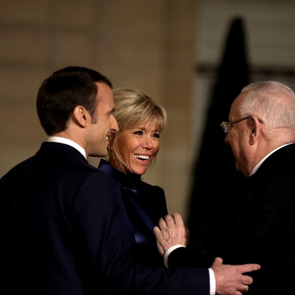 Le président de la République française Emmanuel Macron et la première dame Brigitte Macron accueillent le président de l'État d'Israël Reuven Rivlin et sa femme Nechama Rivlin - Dîner officiel en l'honneur du président israélien et sa femme au palais de l'Elysée à Paris, le 23 janvier 2019. © Dominique Jacovides/Bestimage