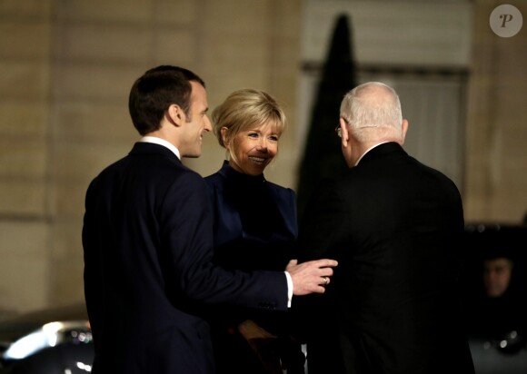 Le président de la République française Emmanuel Macron et la première dame Brigitte Macron accueillent le président de l'État d'Israël Reuven Rivlin et sa femme Nechama Rivlin - Dîner officiel en l'honneur du président israélien et sa femme au palais de l'Elysée à Paris, le 23 janvier 2019. © Dominique Jacovides/Bestimage