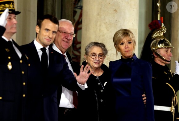 Le président de la République française Emmanuel Macron et la première dame Brigitte Macron accueillent le président de l'État d'Israël Reuven Rivlin et sa femme Nechama Rivlin - Dîner officiel en l'honneur du président israélien et sa femme au palais de l'Elysée à Paris, le 23 janvier 2019. © Dominique Jacovides/Bestimage