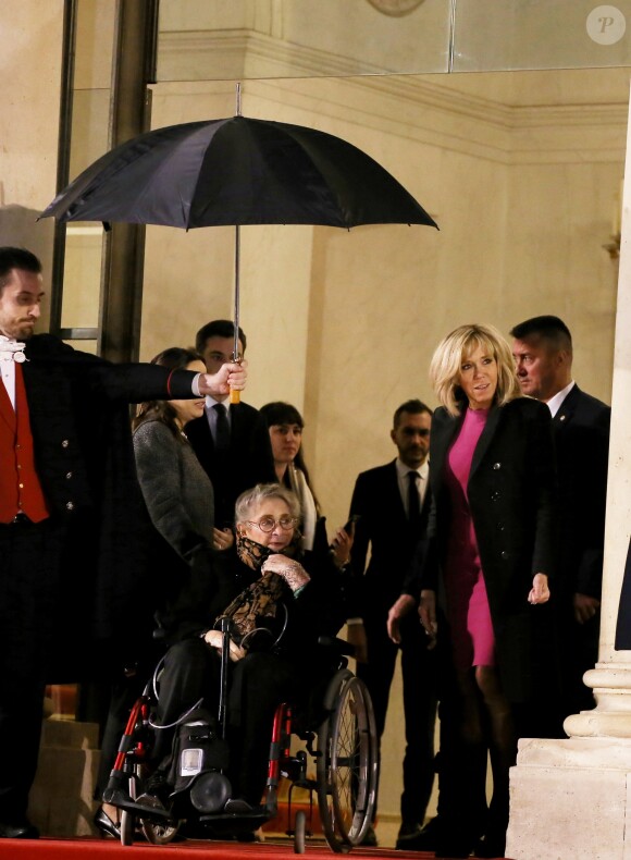 Brigitte Macron raccompagne la première dame isréalienne Nechama Rivlin sur le perron du palais de l'Elysée à Paris, le 23 janvier 2019. © Dominique Jacovides/Bestimage