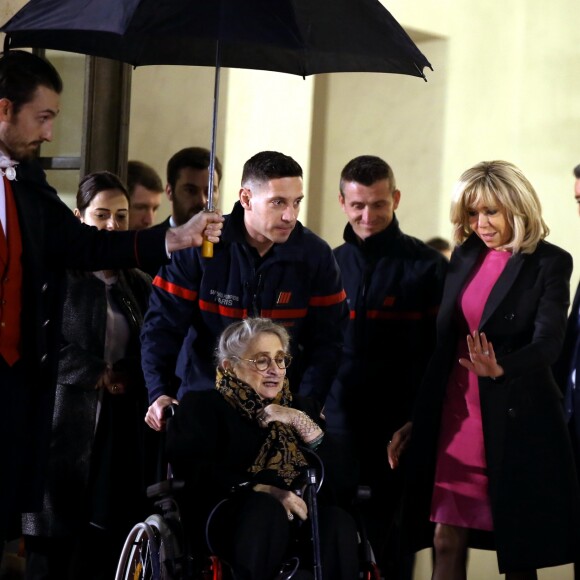 Brigitte Macron raccompagne la première dame isréalienne Nechama Rivlin sur le perron du palais de l'Elysée à Paris, le 23 janvier 2019. © Dominique Jacovides/Bestimage