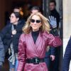 Céline Dion sort de l'hôtel de Crillon pour se rendre à la maison Givenchy à Paris le 24 janvier 2019.